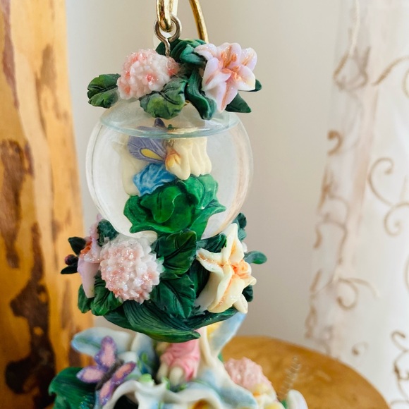 Fairies water globe - Picture 3 of 6